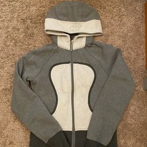 Lululemon sweatshirt